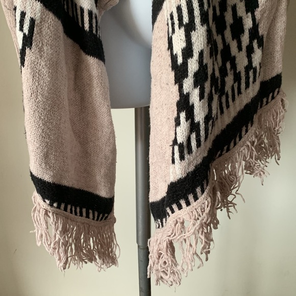 AEO beige cardigan - Picture 6 of 10